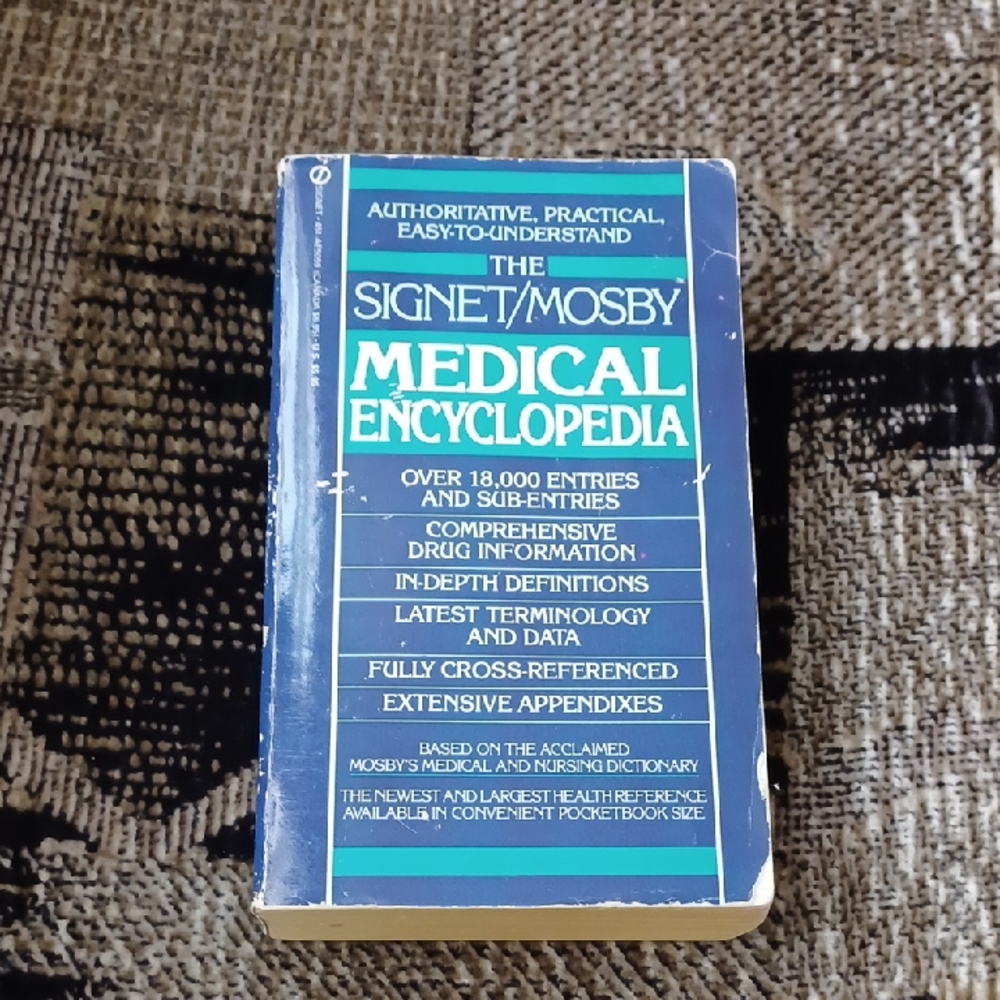 4/$40 The Signet/Mosby Medical Encyclopedia - Paperback Book